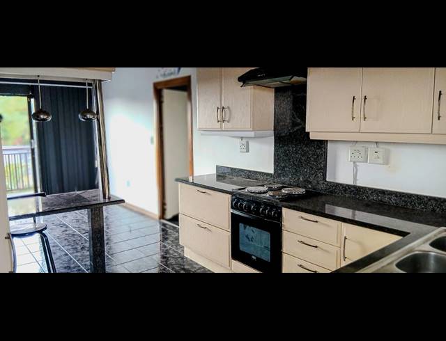 3 BEDROOM HOUSE FOR SALE IN BLUFF